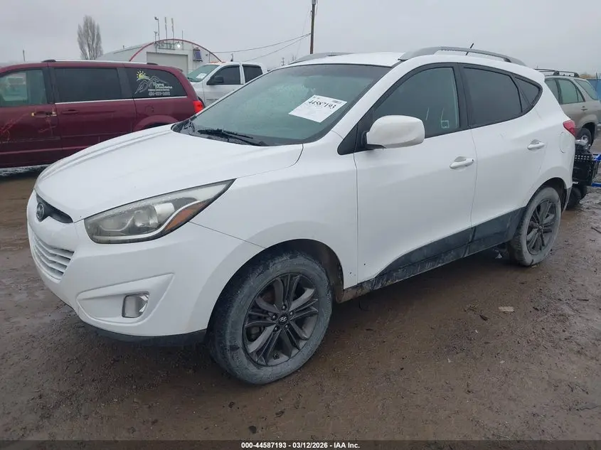 2015 HYUNDAI TUCSON SE