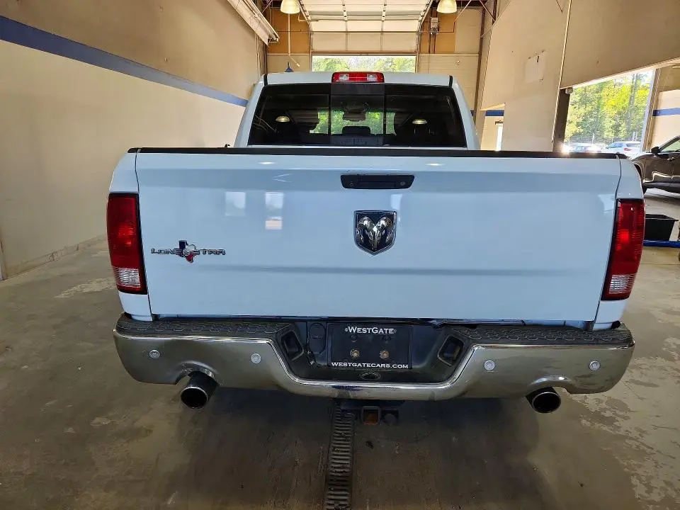 2017 RAM 1500 SLT  