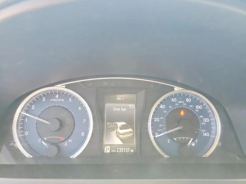 2016 TOYOTA CAMRY LE  