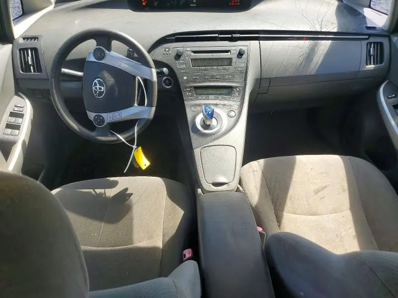 2010 TOYOTA PRIUS III  