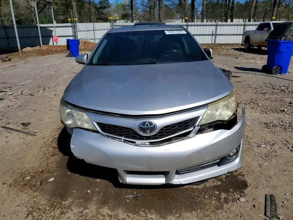 2013 TOYOTA CAMRY SE  