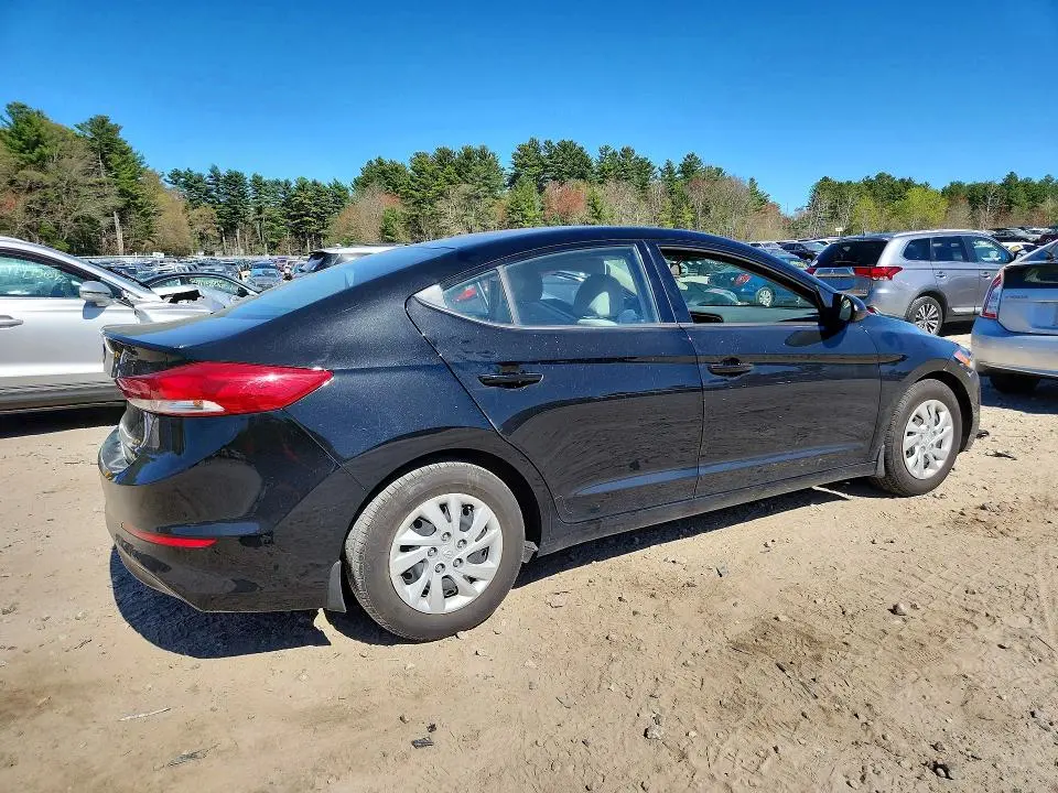 2018 HYUNDAI ELANTRA SE  