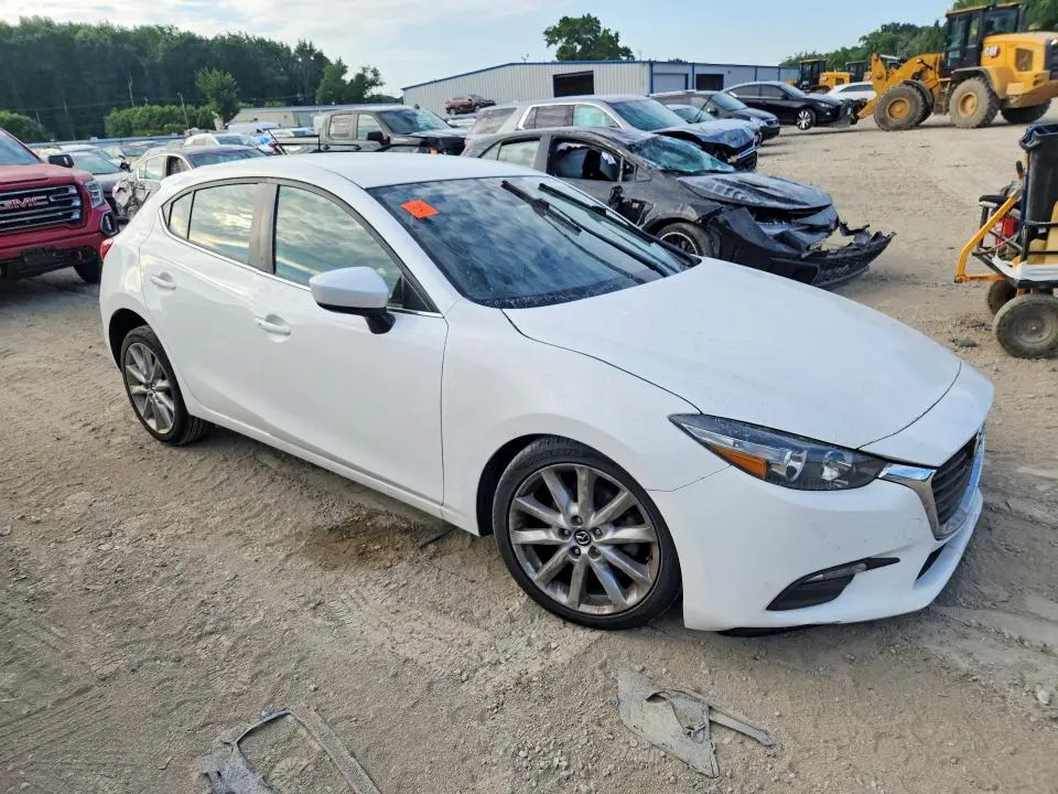2017 MAZDA 3 TOURING  