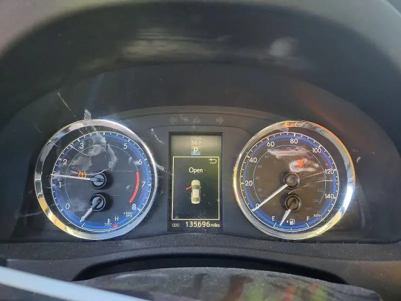 2017 TOYOTA COROLLA SE  