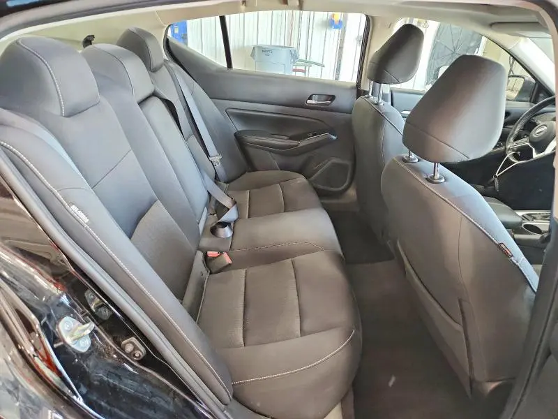 2022 NISSAN ALTIMA SV  