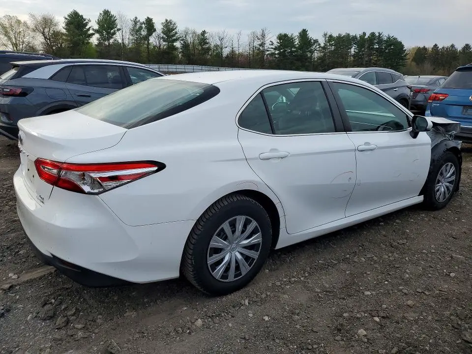 2018 TOYOTA CAMRY LE  