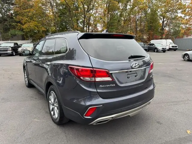 2017 HYUNDAI SANTA FE SE  