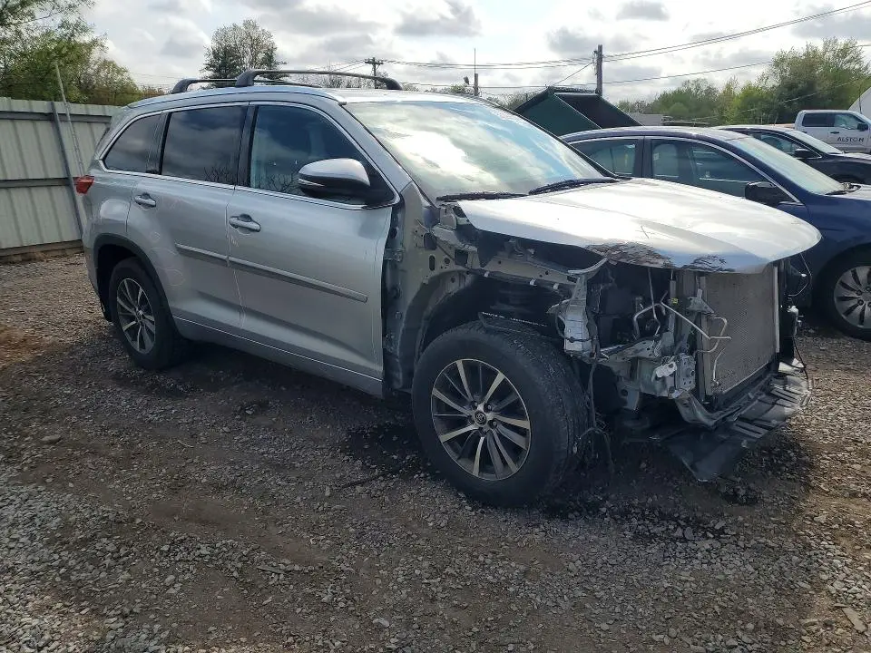 2018 TOYOTA HIGHLANDER XLE  
