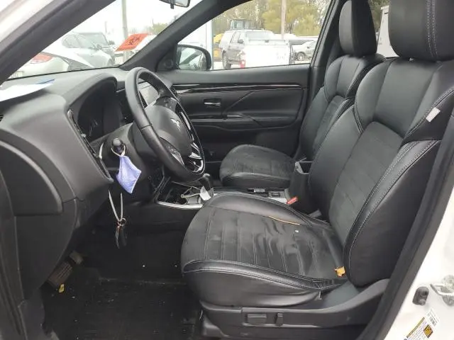 2019 MITSUBISHI OUTLANDER SE  