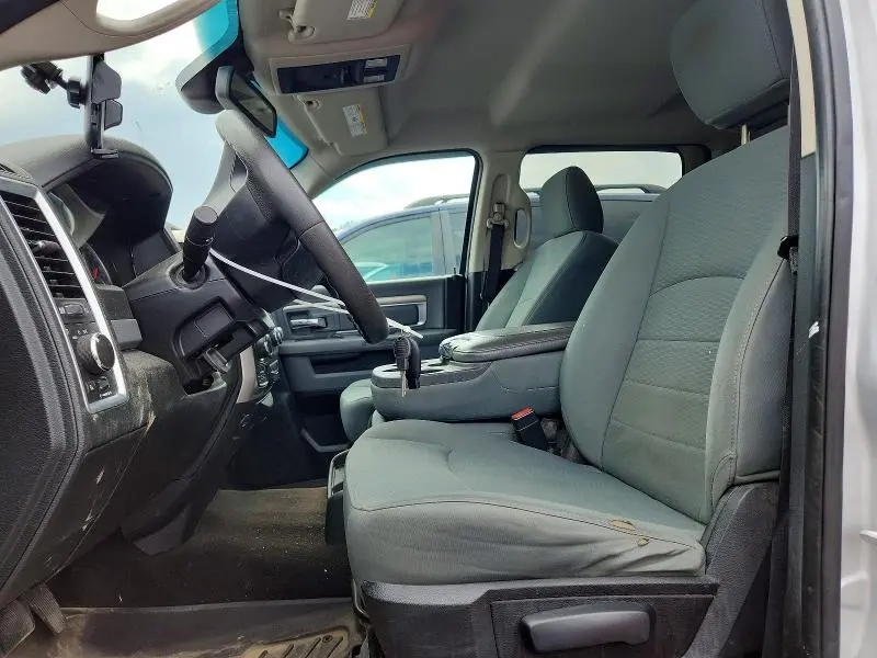 2016 RAM 1500 SLT  