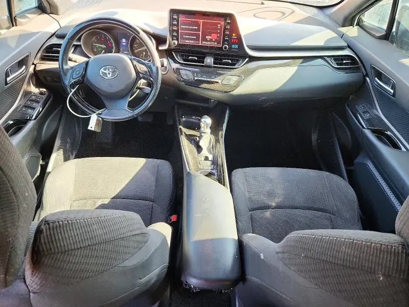 2019 TOYOTA C-HR XLE  