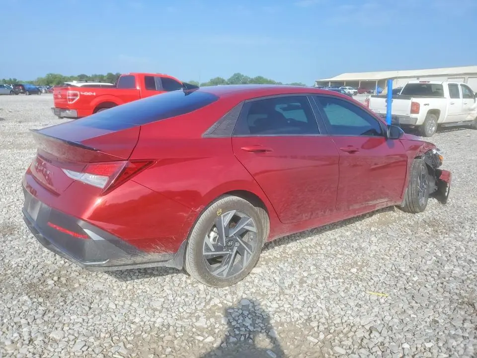 2025 HYUNDAI ELANTRA SEL SPORT  