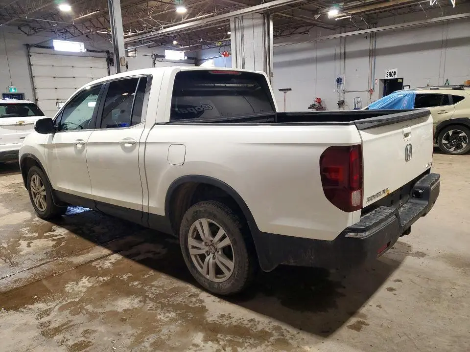 2017 HONDA RIDGELINE LX  