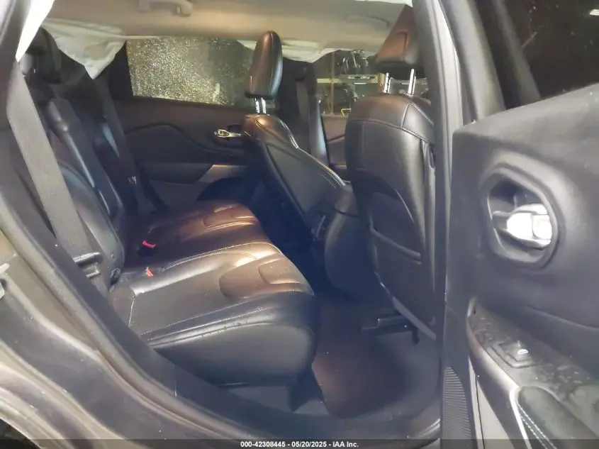 2019 JEEP CHEROKEE LATITUDE PLUS 4X4