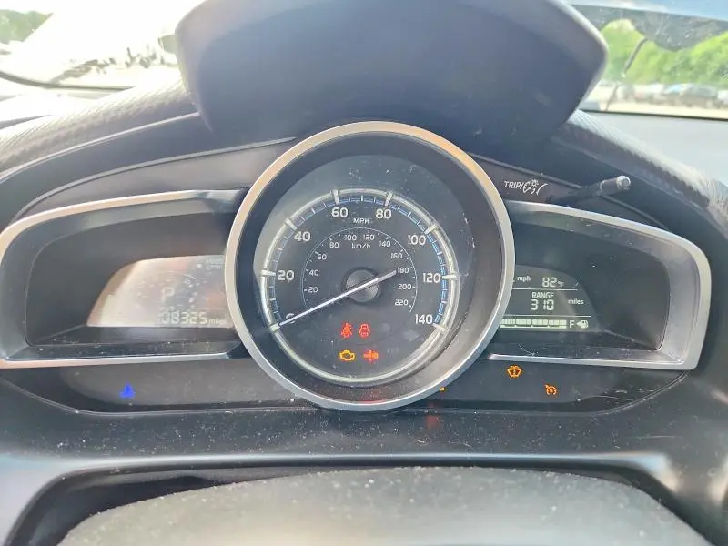2019 TOYOTA YARIS XLE  
