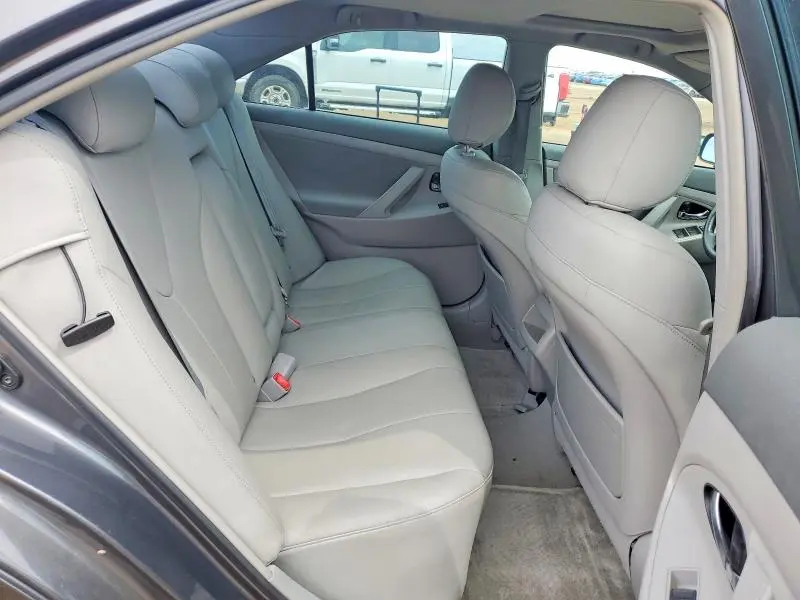 2010 TOYOTA CAMRY LE  