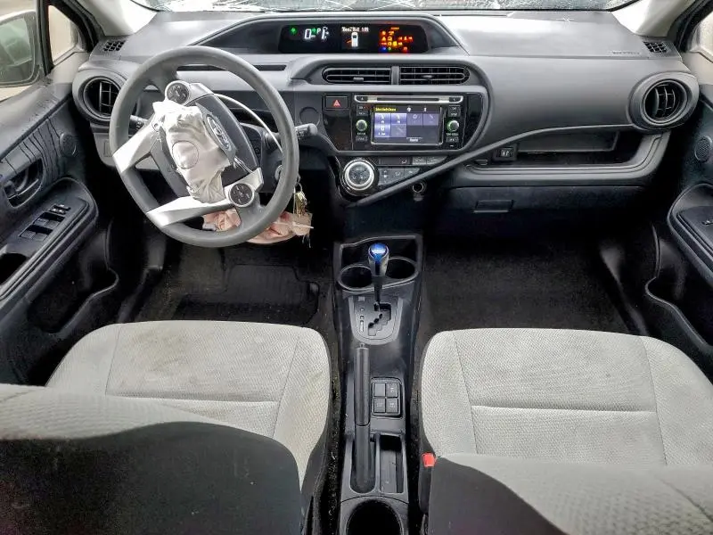 2016 TOYOTA PRIUS C   