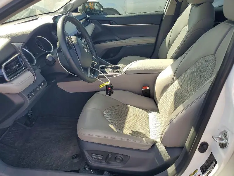 2023 TOYOTA CAMRY XLE  