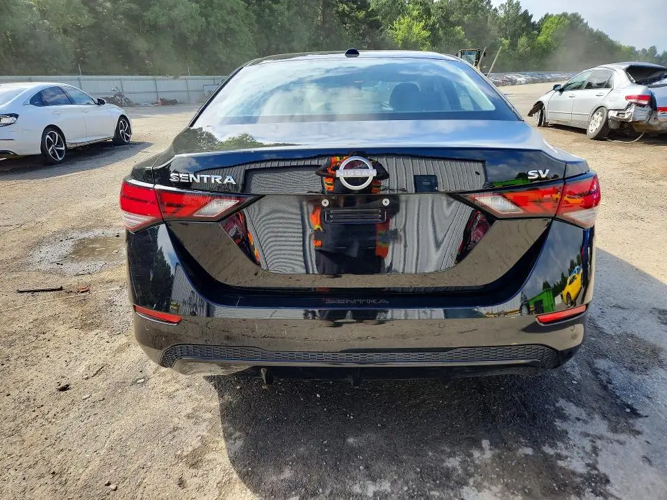 2024 NISSAN SENTRA SV  