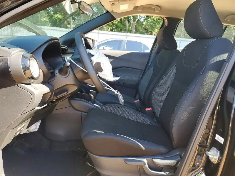 2018 NISSAN KICKS S  