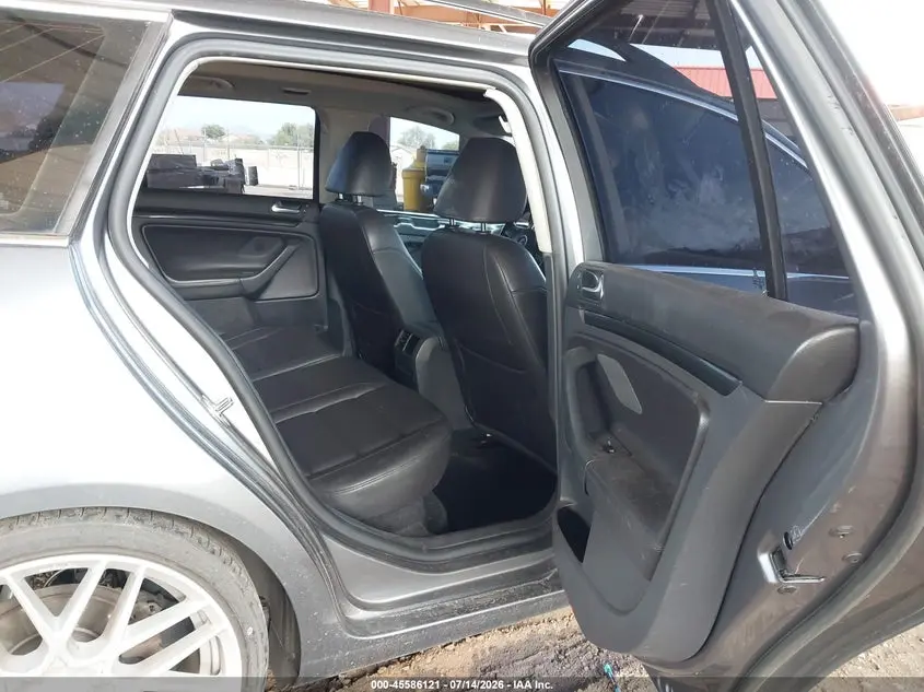 2011 VOLKSWAGEN JETTA SPORTWAGEN 2.0L TDI