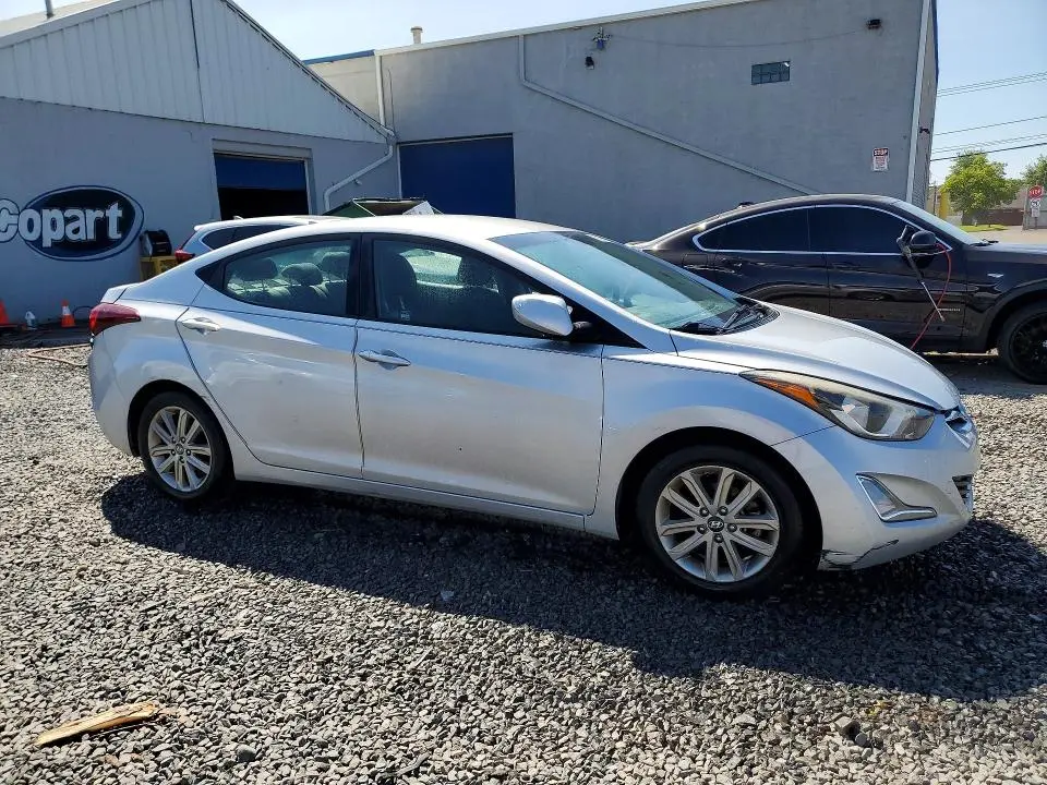 2014 HYUNDAI ELANTRA SE  