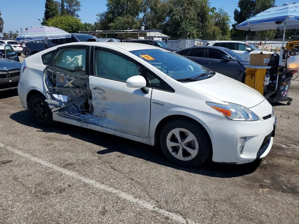 2014 TOYOTA PRIUS THREE  