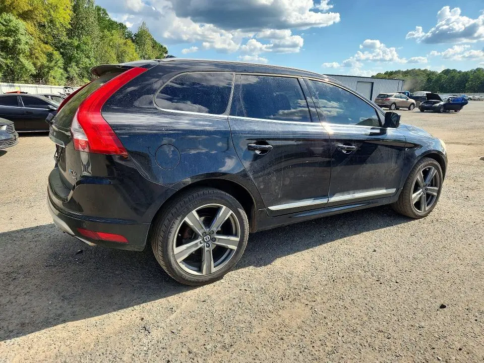2017 VOLVO XC60 T6 DYNAMIC  
