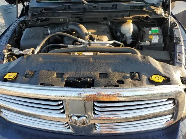 2016 RAM 1500 SLT  