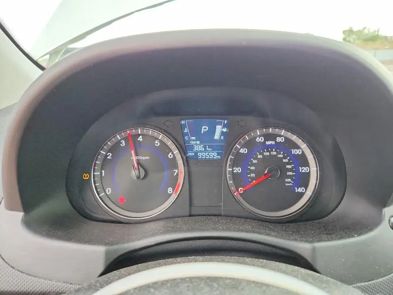 2013 HYUNDAI ACCENT GS  