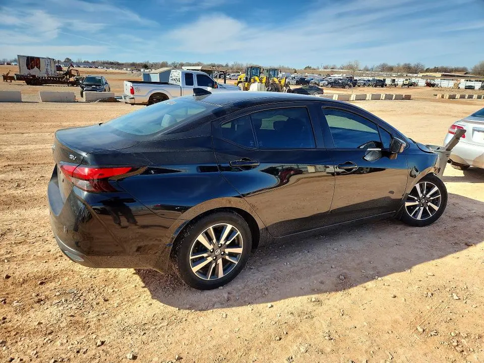 2021 NISSAN VERSA SV  