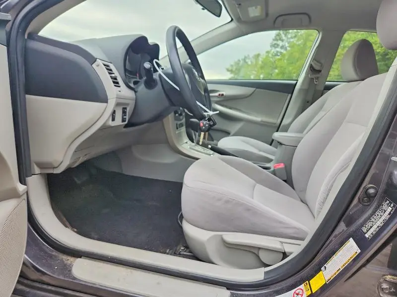 2011 TOYOTA COROLLA LE  