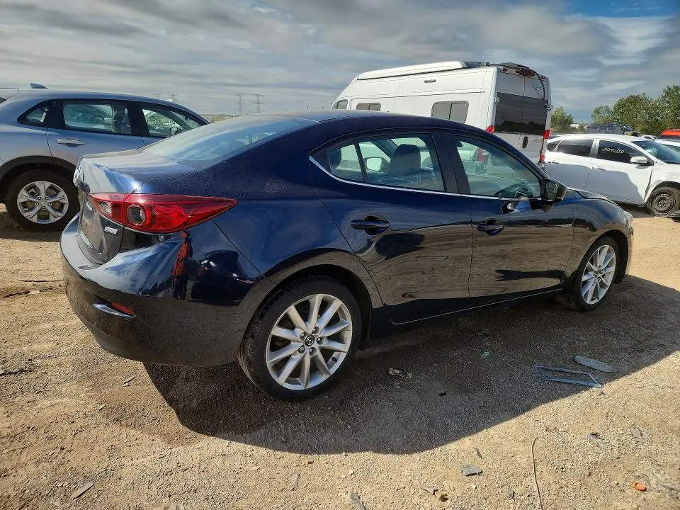 2017 MAZDA 3 TOURING  