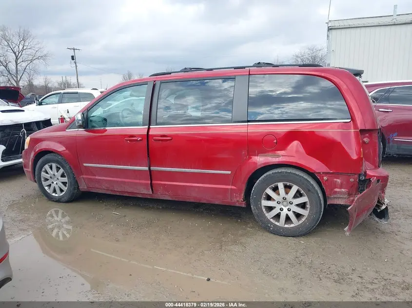 2010 CHRYSLER TOWN & COUNTRY TOURING