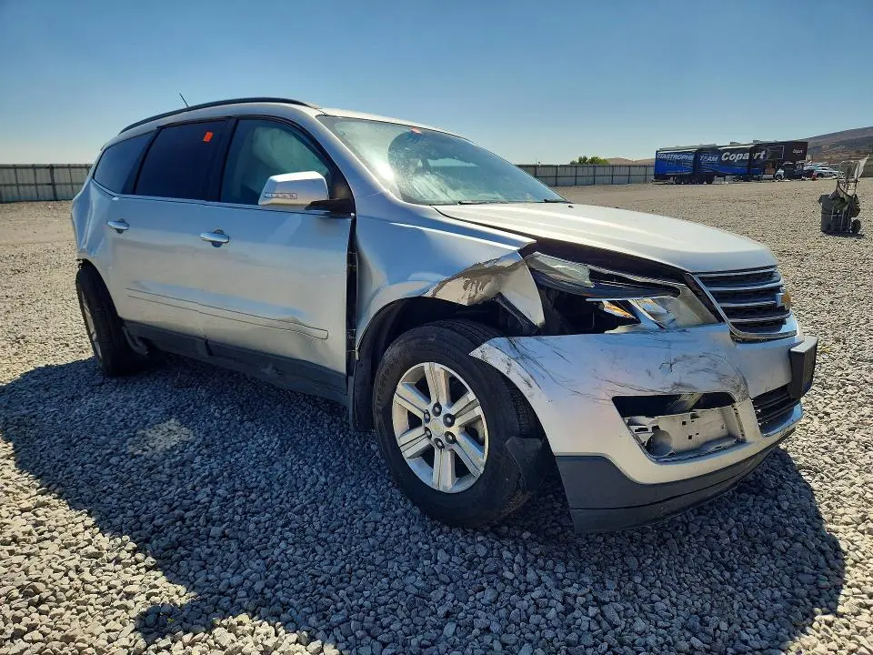2014 CHEVROLET TRAVERSE LT  