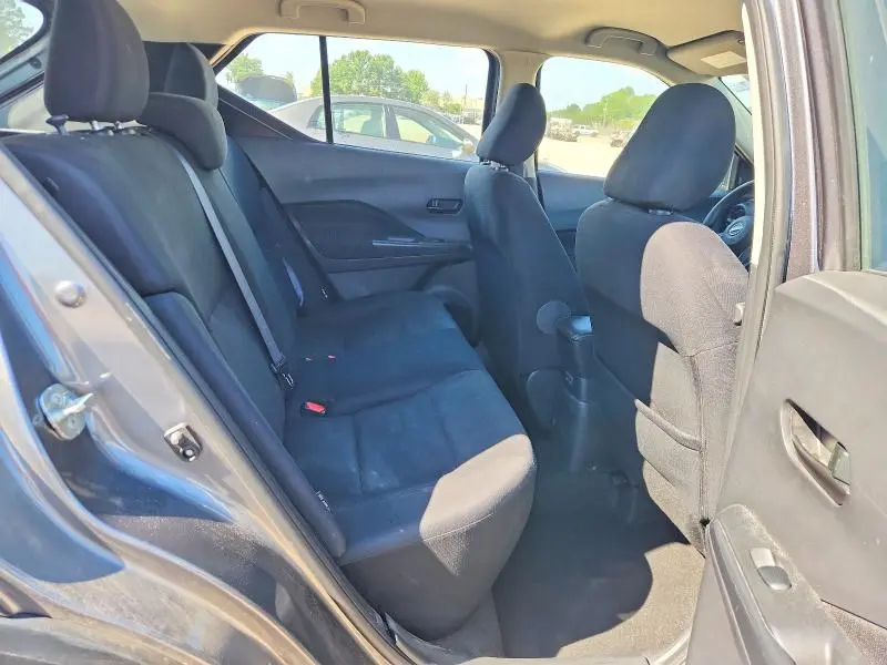 2023 NISSAN KICKS S  