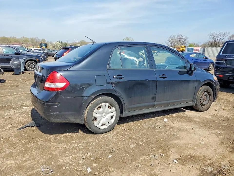 2011 NISSAN VERSA 1.8 S  