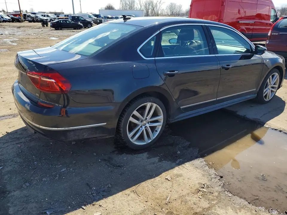2017 VOLKSWAGEN PASSAT R-LINE  