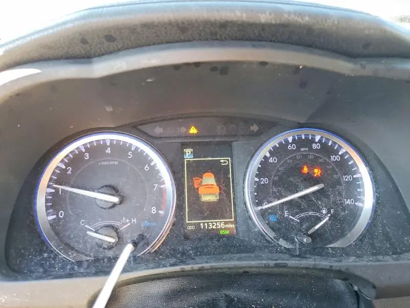 2019 TOYOTA HIGHLANDER SE  