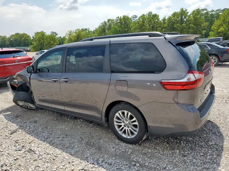 2015 TOYOTA SIENNA XLE  