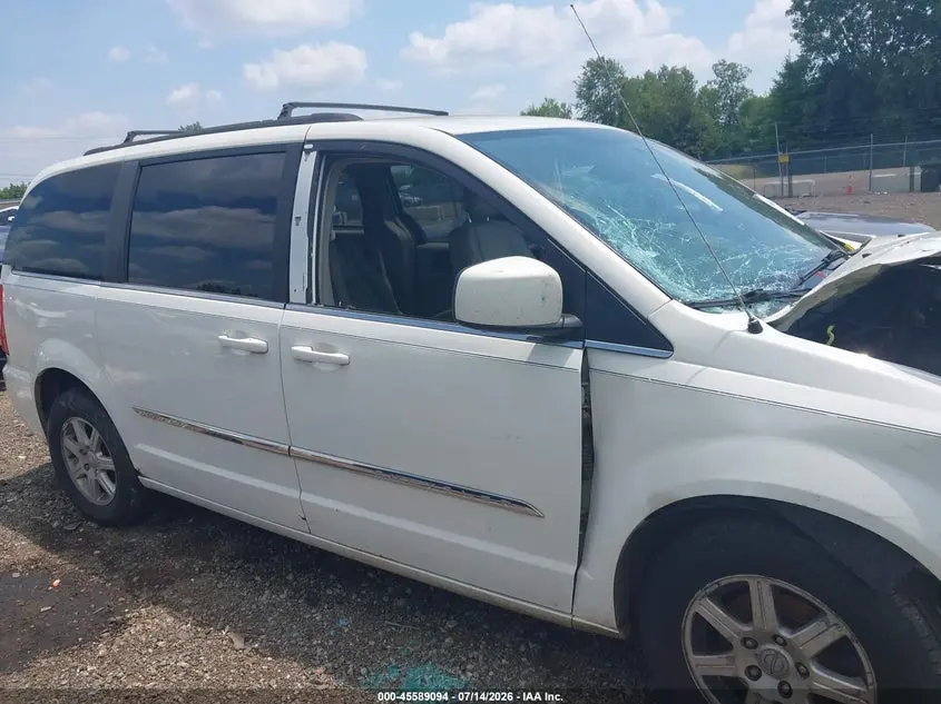2013 CHRYSLER TOWN & COUNTRY TOURING