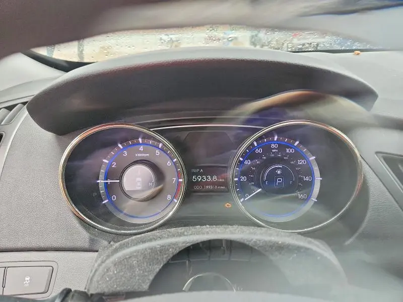2012 HYUNDAI SONATA GLS  