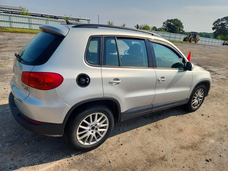 2015 VOLKSWAGEN TIGUAN S  