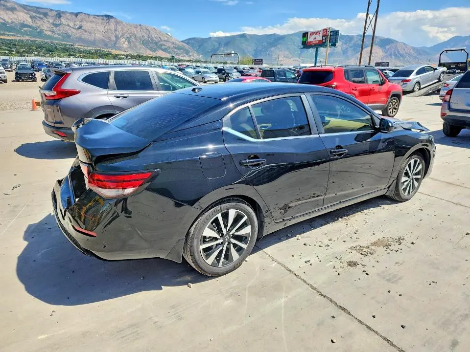 2025 NISSAN SENTRA SV  