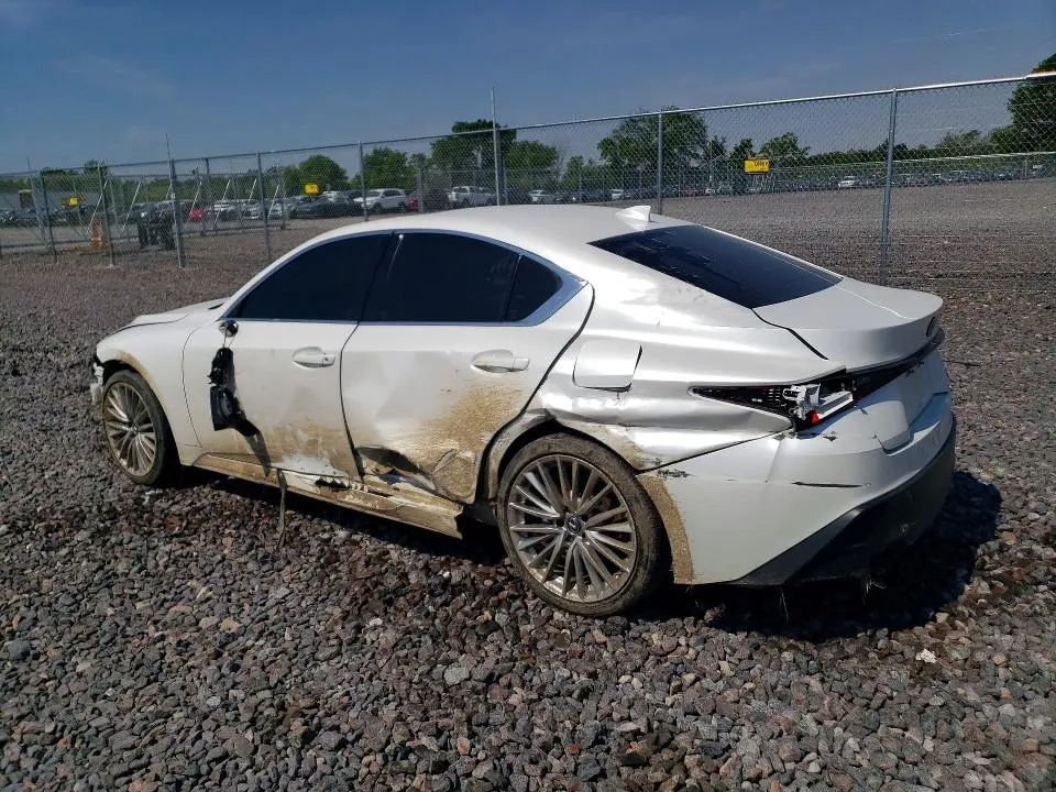 2022 LEXUS IS 300  