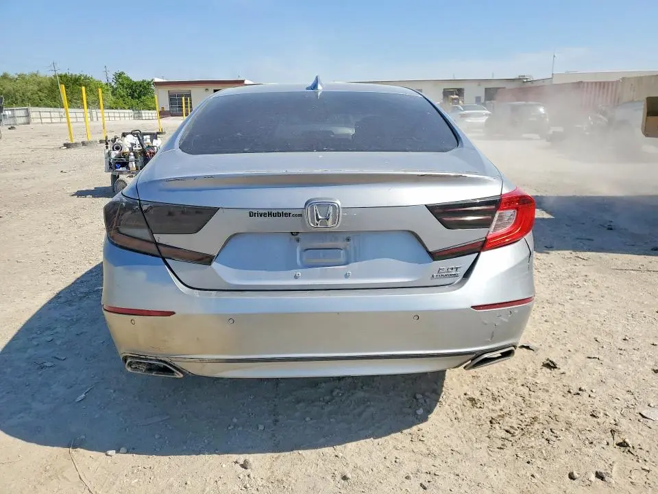 2020 HONDA ACCORD TOURING  