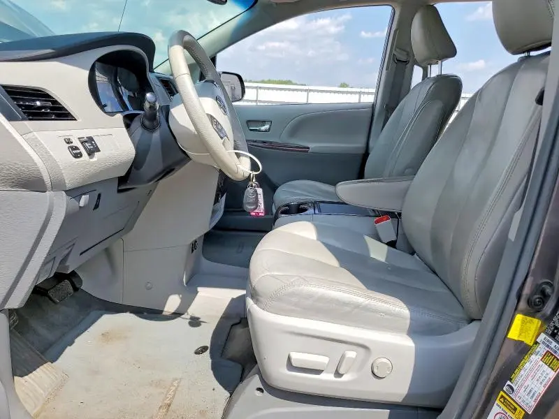 2013 TOYOTA SIENNA XLE 7-PASSENGER  