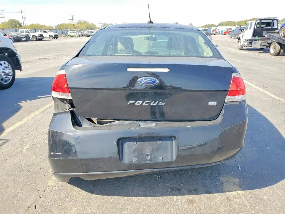 2010 FORD FOCUS SE  