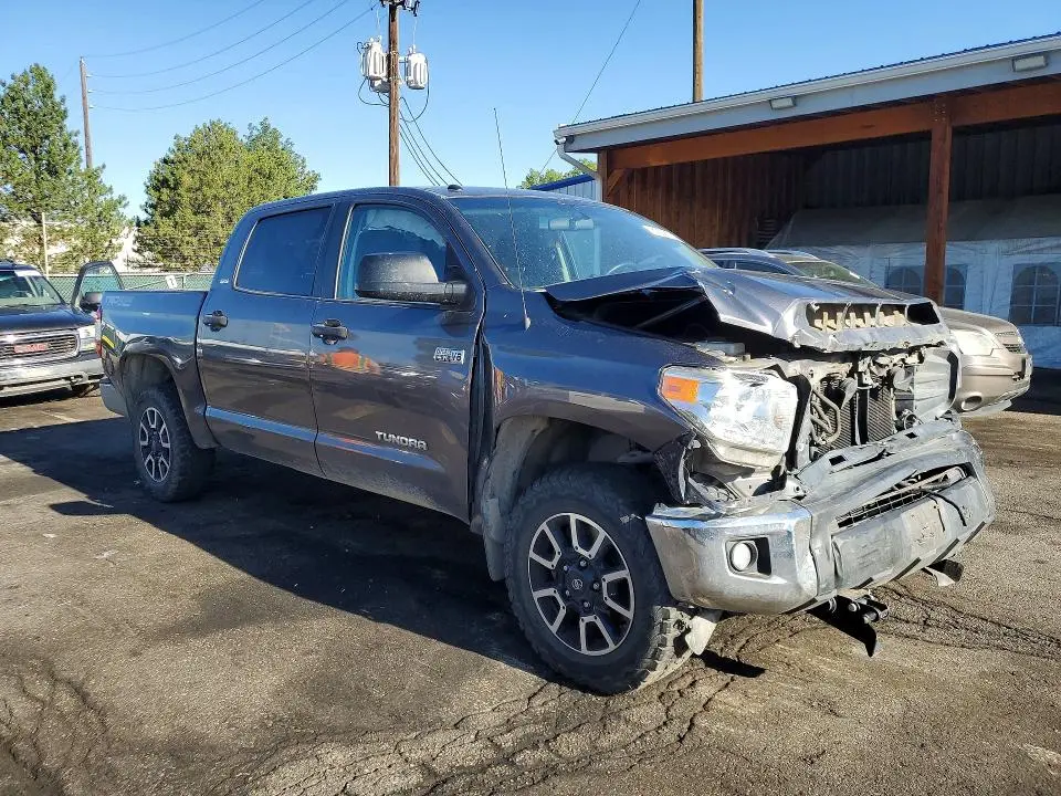 2017 TOYOTA TUNDRA SR5  