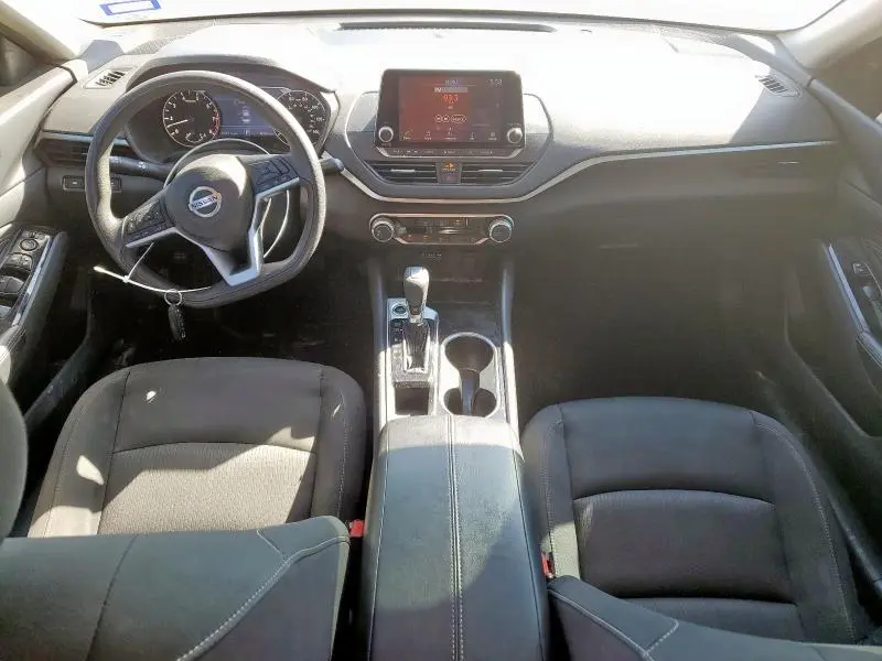 2021 NISSAN ALTIMA SV  